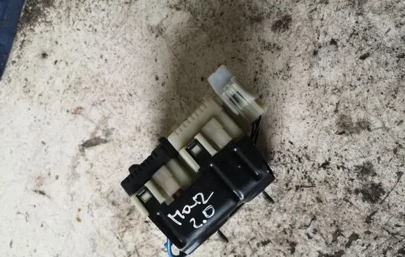 Ford Mondeo MK IV Fuse module