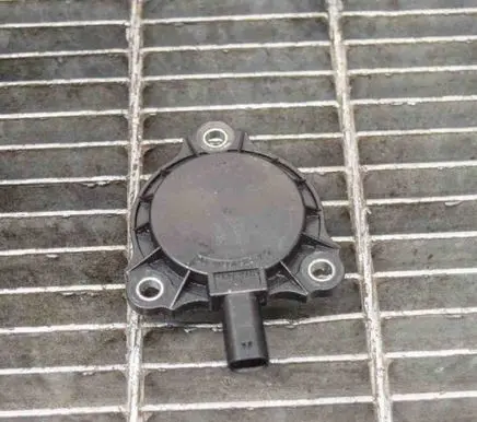 Mercedes-Benz GLK (X204) Turbo solenoid valve A2761560490