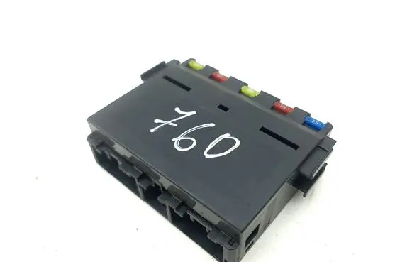 Lexus GS 300 350 430 450H Fuse module 8921153020