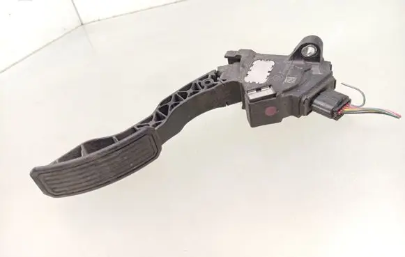 Toyota Avensis T270 Accelerator throttle pedal 7811002020