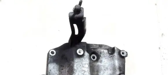 Honda Civic Engine mounting bracket