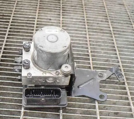 Volkswagen PASSAT B8 ABS Pump 58920D7940 BE6003R102