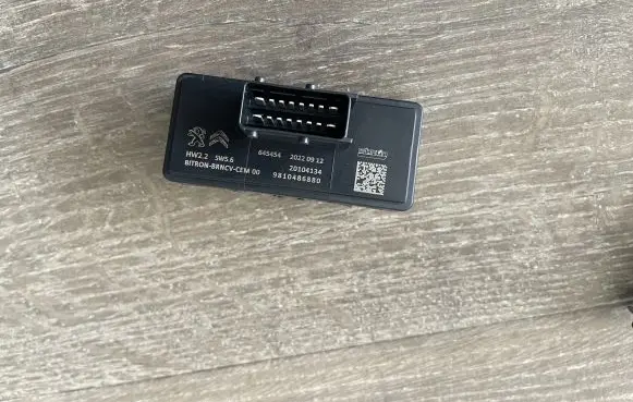 Peugeot 2008 II Other devices 9810486880