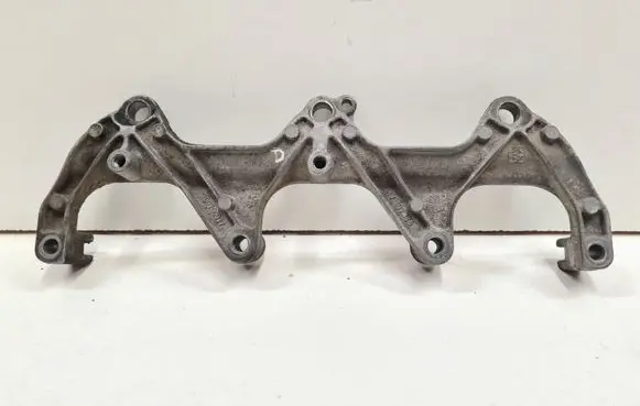 Audi A6 S6 C6 4F Engine mounting bracket 06E133340A