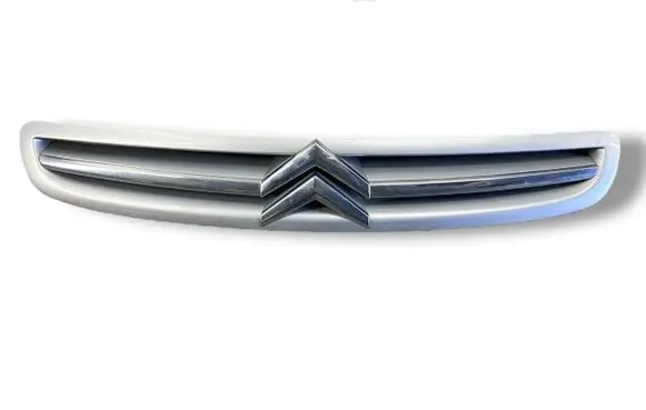 Front bumper upper radiator grill