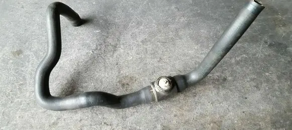 BMW 5 E39 Engine coolant pipe/hose 8378951