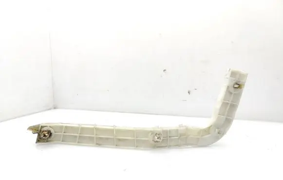 Suzuki Grand Vitara II Rear bumper mounting bracket