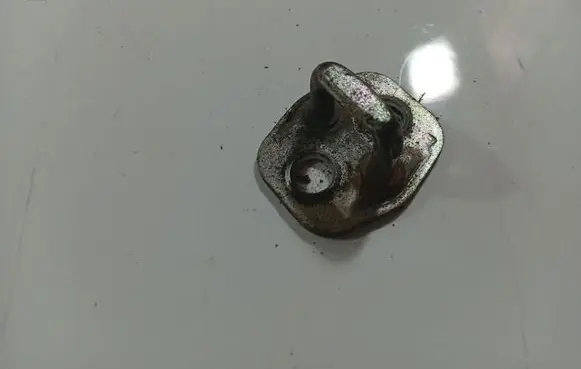 Renault Megane II Rear door lock loop/hook striker 