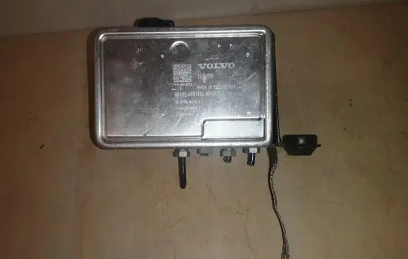 Volvo XC90 ABS control unit/module 31680098