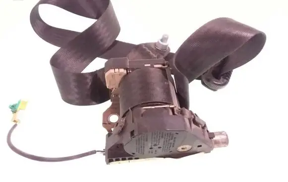 Iveco Daily 35 - 40.10 Front seatbelt 33004574B