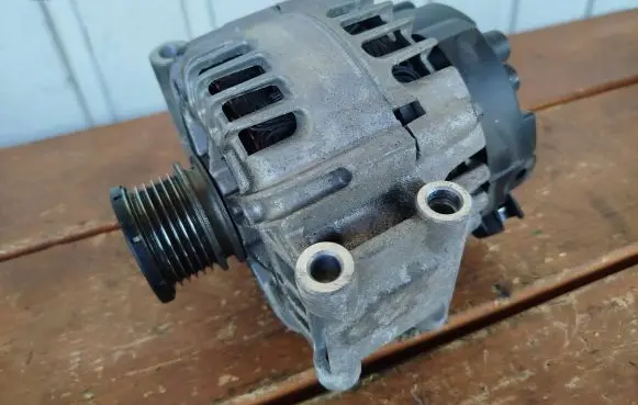 Citroen DS5 Generator/alternator 9666997980