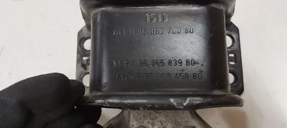 Peugeot 3008 I Engine mount bracket 9636270080 9636583980 9635845880