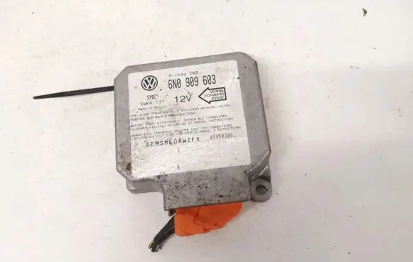 Volkswagen PASSAT B4 Airbag control unit/module 6n0909603 5wk4137