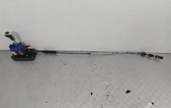 Citroen C6 Gear shifter/selector 9681740580