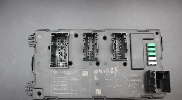 BMW 3 F30 F35 F31 Central body control module A2C30450120 00000F4A 003000002