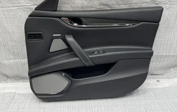 Maserati Ghibli Front door card panel trim 06700075500