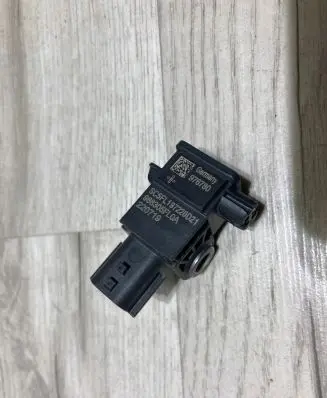 Renault Clio V Airbag deployment crash/impact sensor 988305FLOA