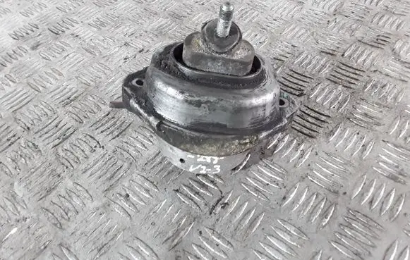 BMW X5 E53 Engine mount bracket 6758444 675844401