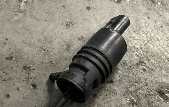 BMW X3 F25 Windscreen/windshield washer pump 8362154 098917121