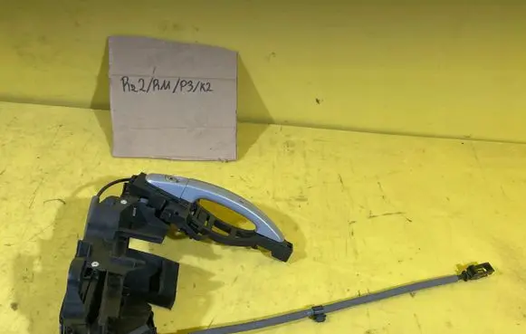 Ford Focus Loading door lock 
