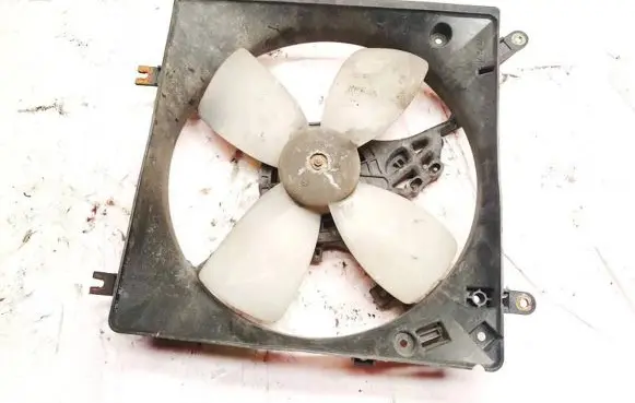 Mitsubishi Galant Radiator cooling fan shroud