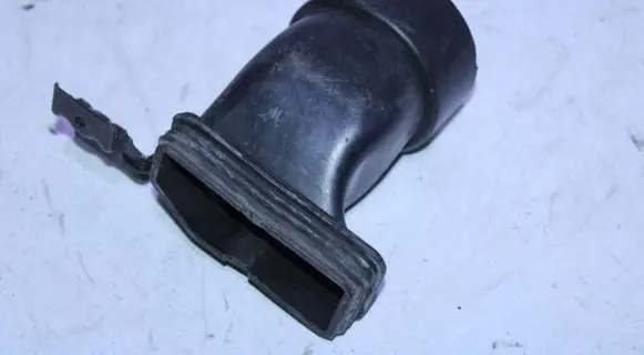 KIA Carens III Air intake duct part 28220A4000 PPTD20 1121478S01