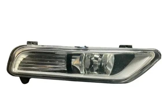 Volkswagen PASSAT B7 Front fog light 176623