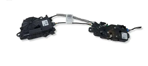 BMW X1 F48 F49 Loading door lock UK735711218