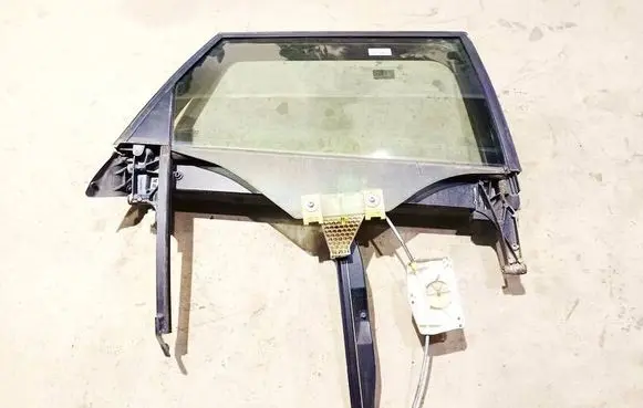 Audi A3 S3 8P Rear door window/glass frame 