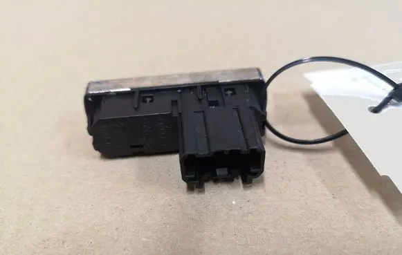 Ford Mondeo MK IV Windscreen/window heater switch 6M2T18K574AD