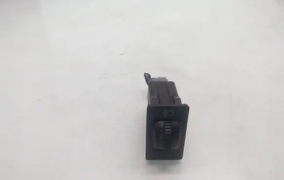 Toyota Avensis T220 Headlight level height control switch