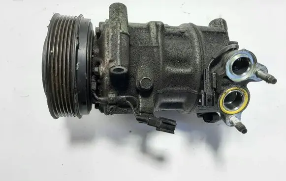 Volvo V40 Air conditioning (A/C) compressor (pump) 