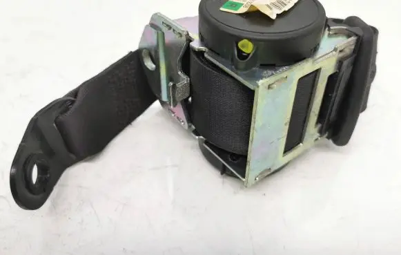 Mini One - Cooper Clubman R55 Rear seatbelt 607051100B 071115