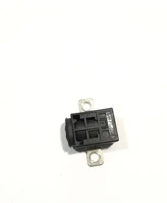 Volkswagen Touareg I Battery relay fuse 4F0915519