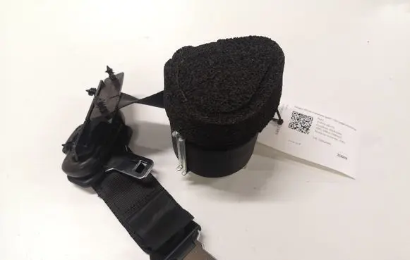 Middle seatbelt (rear)