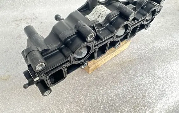Audi Q7 4L Intake manifold 059129712BQ