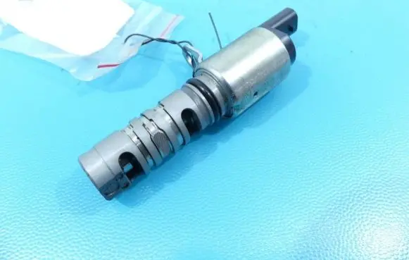 Skoda Fabia Mk3 (NJ) Camshaft position sensor 04E906455D IMPRK1288156
