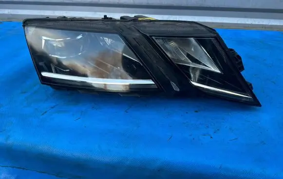 Skoda Octavia Mk3 (5E) Headlight/headlamp 5E1941016D
