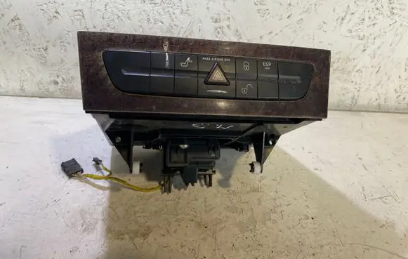 Mercedes-Benz E W211 Hazard light switch A2116800552