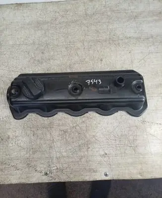 Volkswagen PASSAT B5 Rocker cam cover 