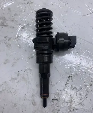 Audi A3 S3 8L Fuel injector 038130073 038130073AG 0414720215
