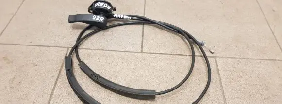 Dacia Sandero III Engine bonnet (hood) release handle