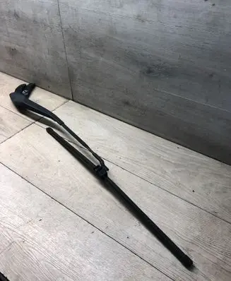 Mercedes-Benz E W212 Front wiper blade arm A2128200944