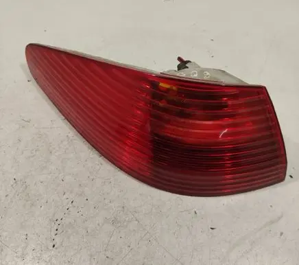 Peugeot 607 Rear/tail lights