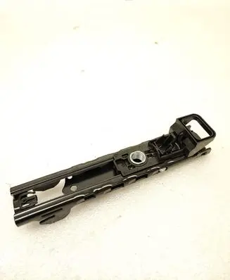Audi Q7 4M Seat belt height adjuster 4M0857819