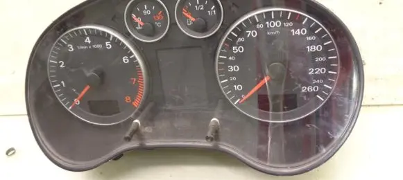 Audi A3 S3 8P Speedometer (instrument cluster) 8P0920901E