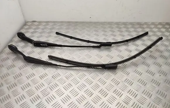 Front wiper blade arm