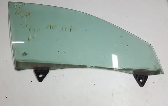 Audi A4 S4 B7 8E 8H Front door window glass four-door 