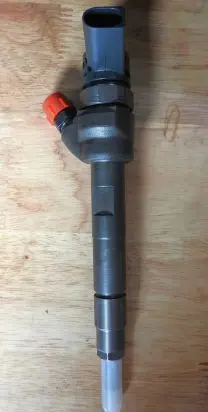 BMW 5 F10 F11 Fuel injector 0445110595