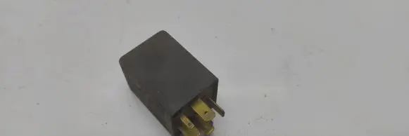 Volkswagen PASSAT B4 Window wiper relay 431955531